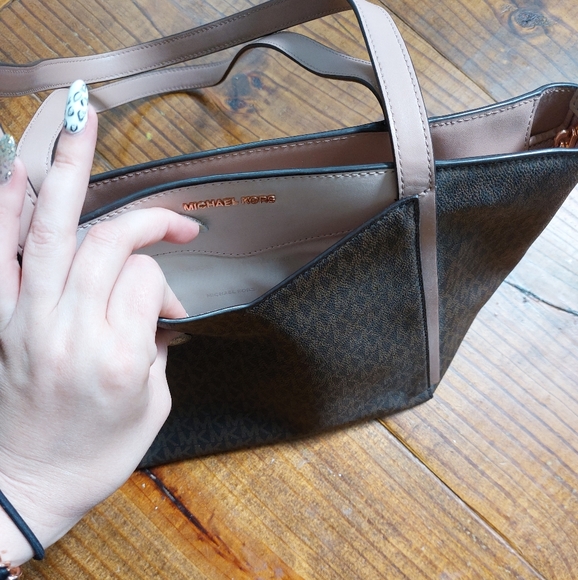 Michael  Kors handbag - Picture 2 of 4